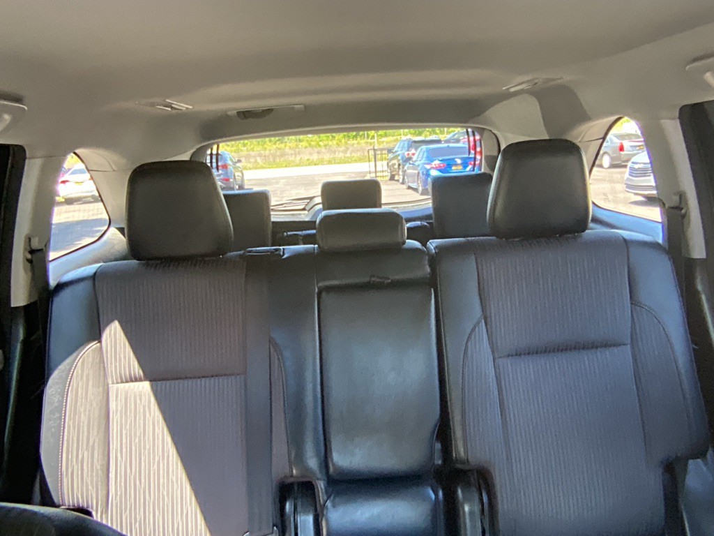 2017 Toyota Highlander Image 22