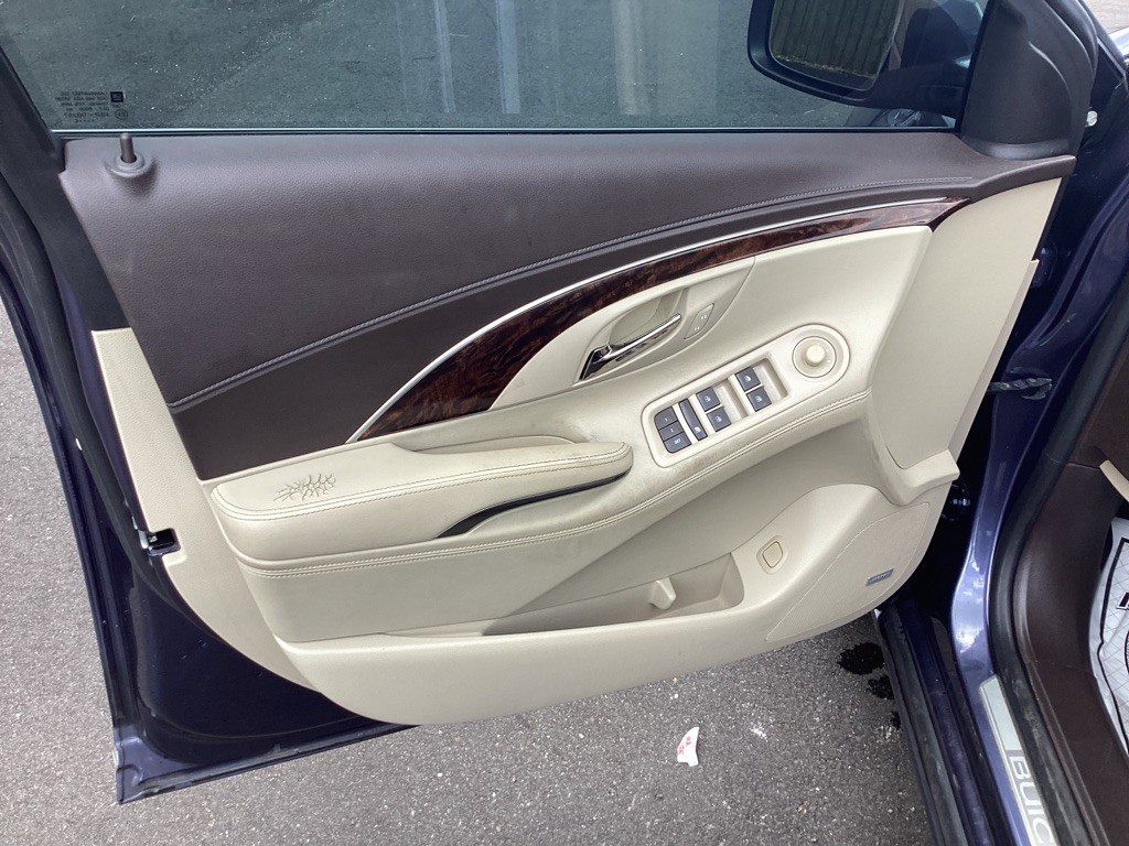 2015 Buick Lacrosse Image 24