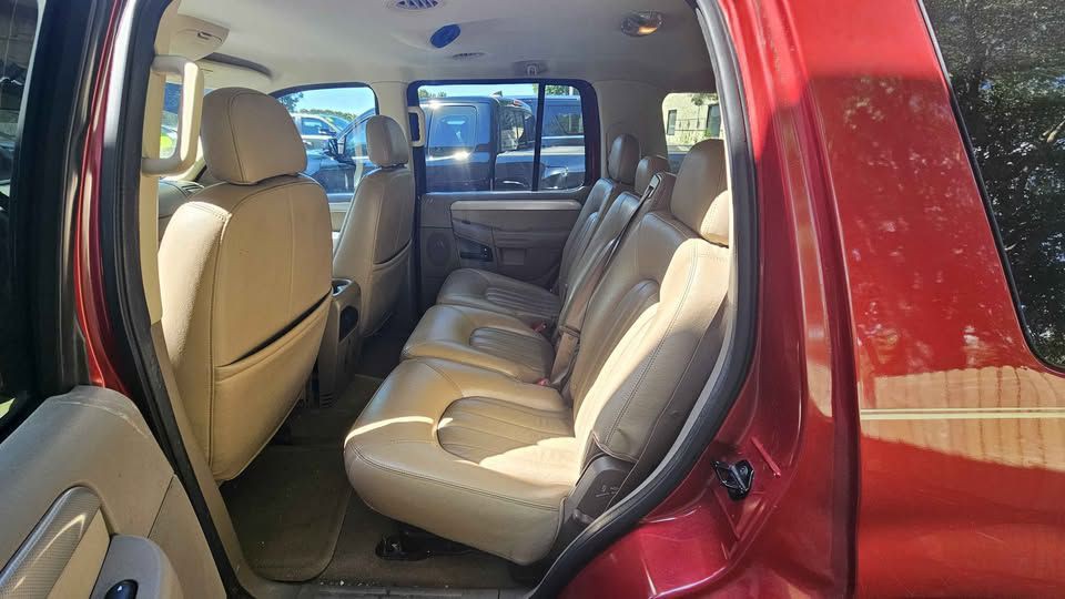 2004 Mercury Mountaineer Image 5
