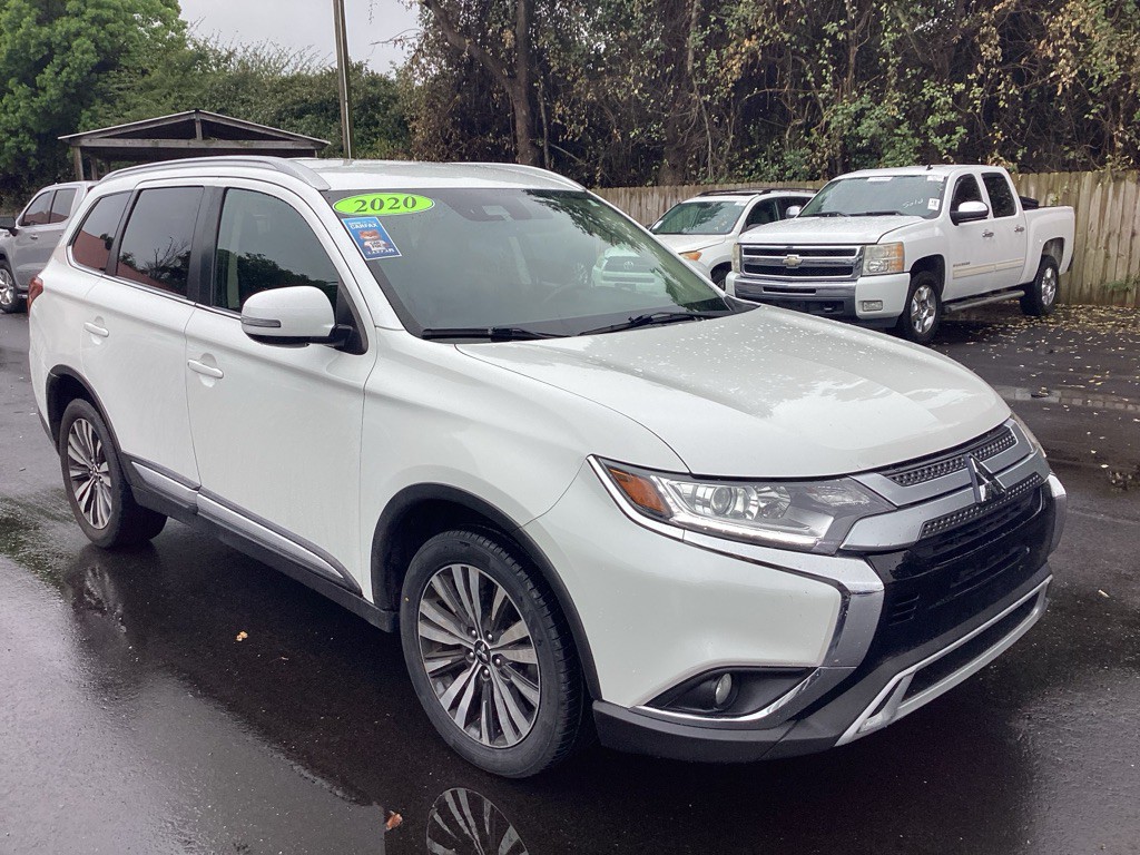 2020 Mitsubishi Outlander Image 1