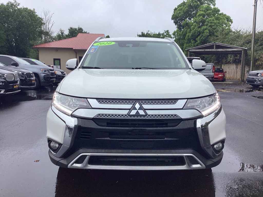 2020 Mitsubishi Outlander Image 2