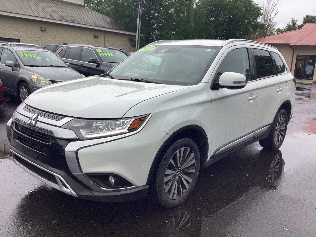 2020 Mitsubishi Outlander Image 3