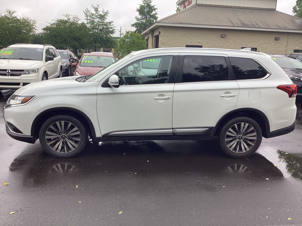 2020 Mitsubishi Outlander Image 4