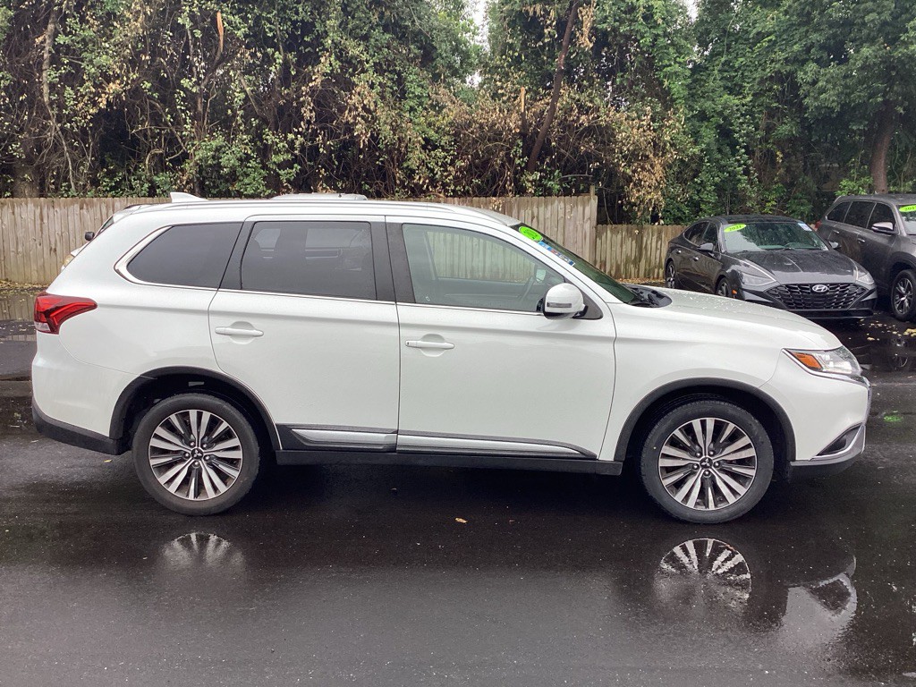 2020 Mitsubishi Outlander Image 8