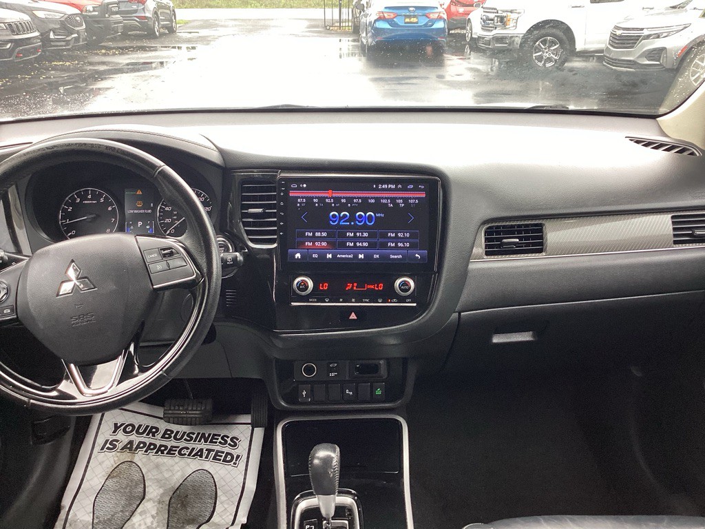 2020 Mitsubishi Outlander Image 15