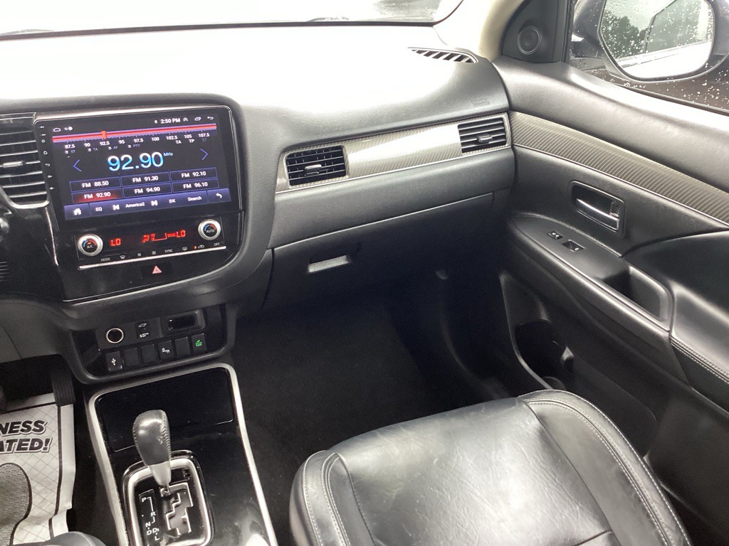2020 Mitsubishi Outlander Image 17