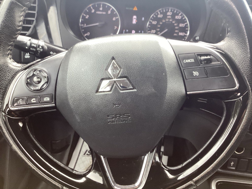 2020 Mitsubishi Outlander Image 21