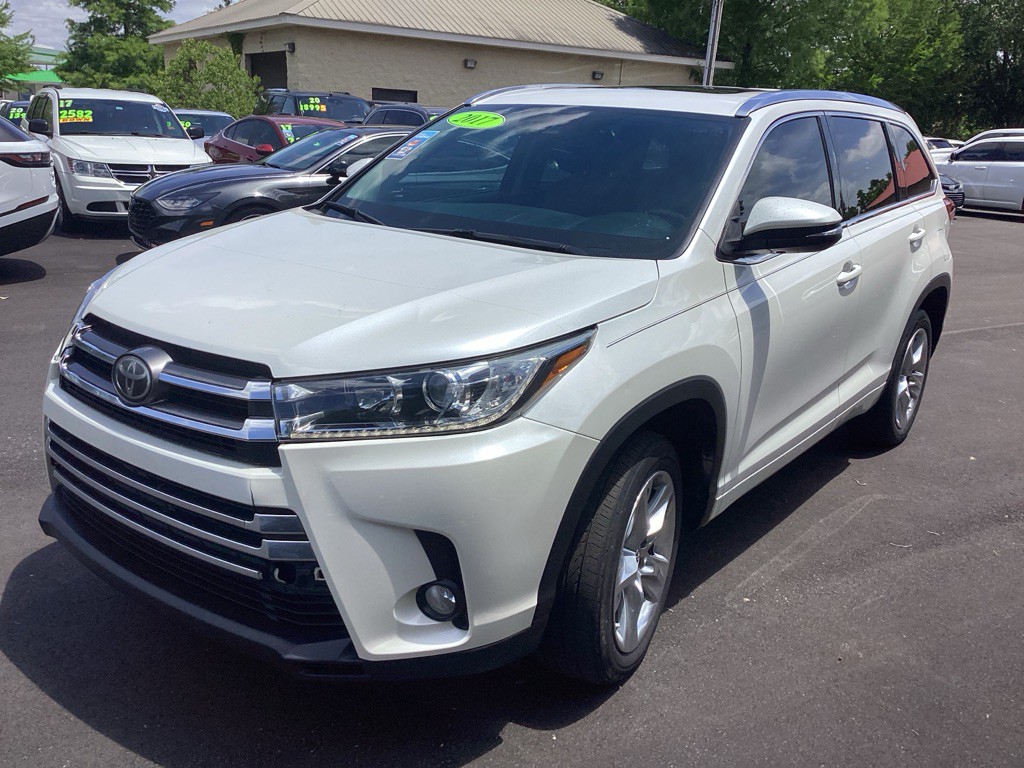 2017 Toyota Highlander Image 3