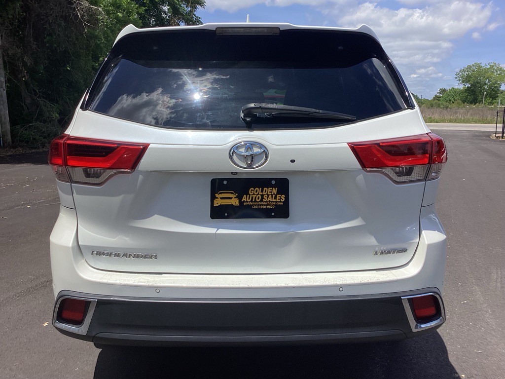 2017 Toyota Highlander Image 6