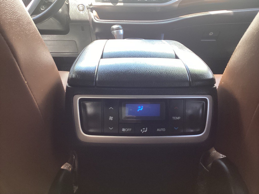 2017 Toyota Highlander Image 25