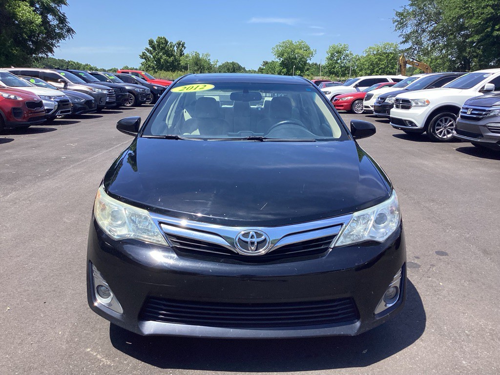 2012 Toyota Camry Image 2