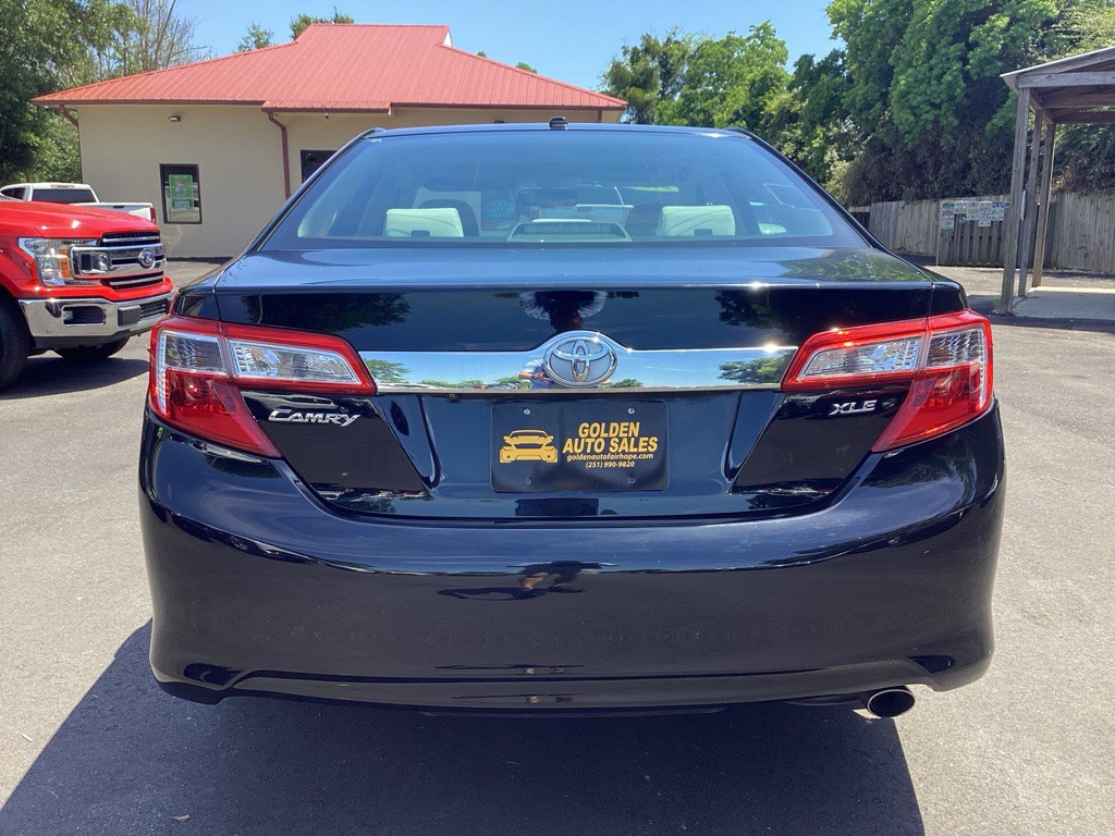 2012 Toyota Camry Image 6