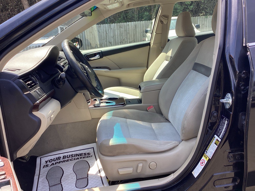 2012 Toyota Camry Image 9