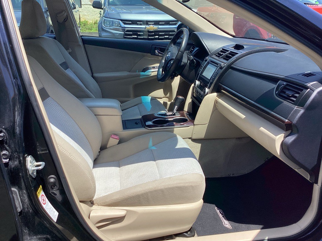 2012 Toyota Camry Image 10