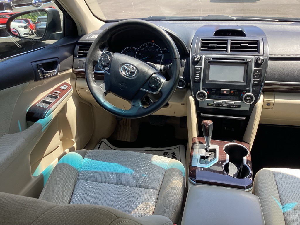 2012 Toyota Camry Image 16