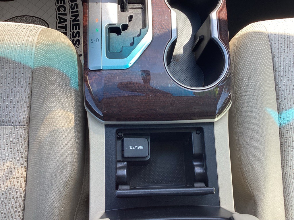 2012 Toyota Camry Image 18