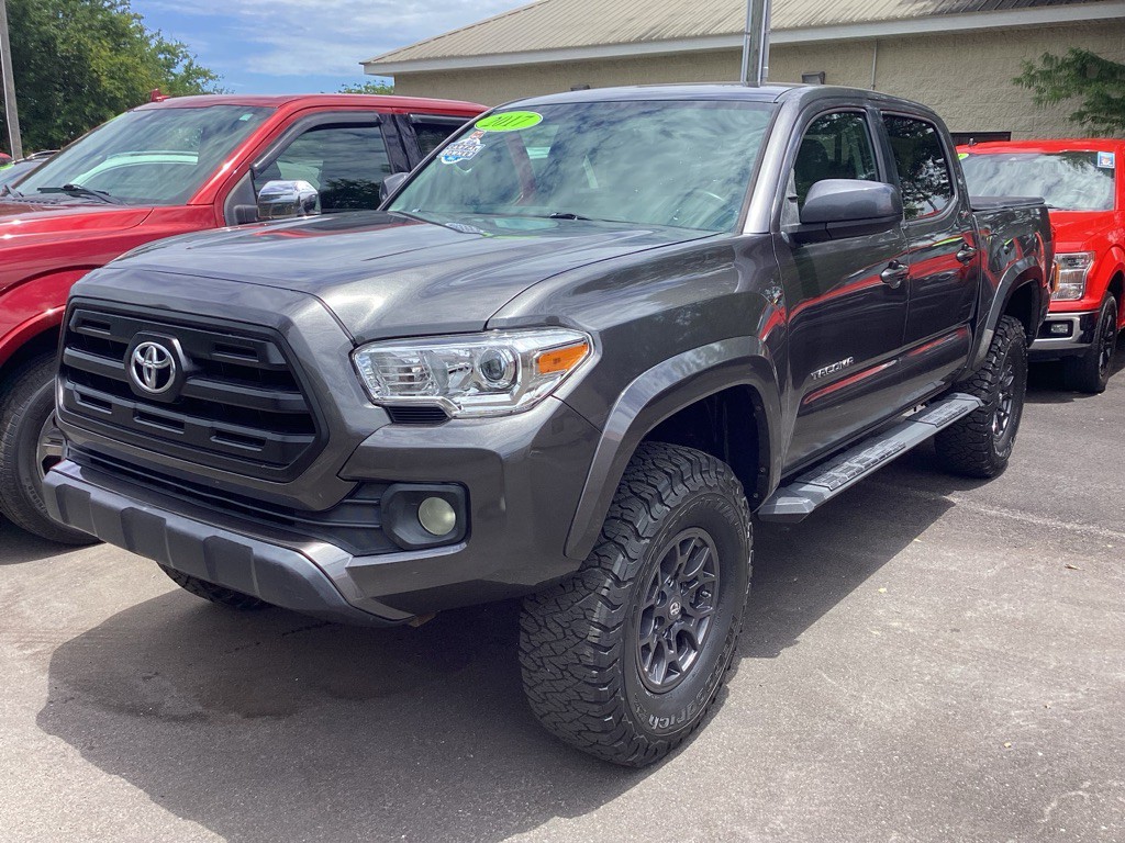 2017 Toyota Tacoma Image 3