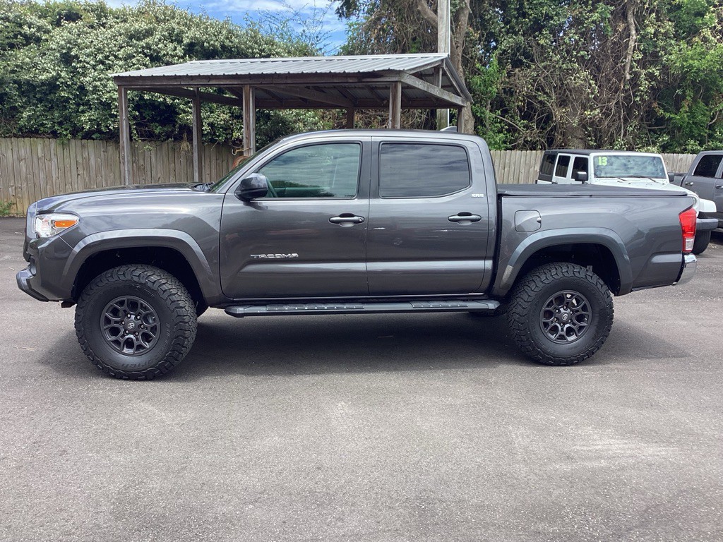 2017 Toyota Tacoma Image 4