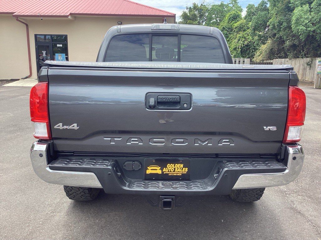 2017 Toyota Tacoma Image 6