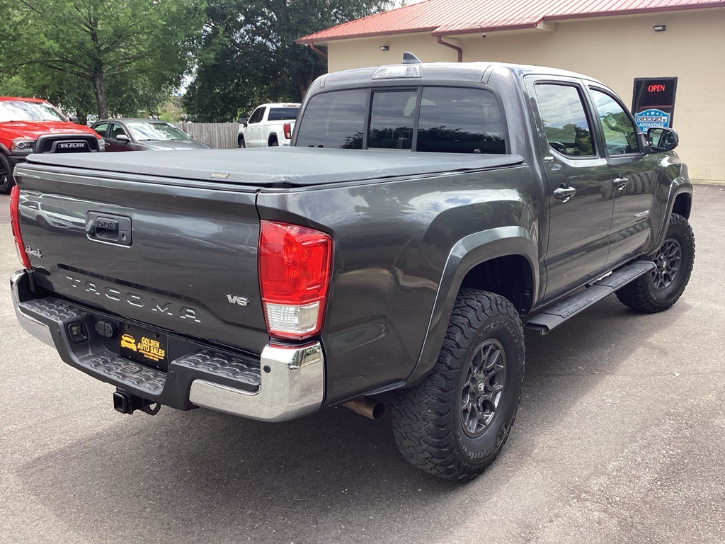 2017 Toyota Tacoma Image 7
