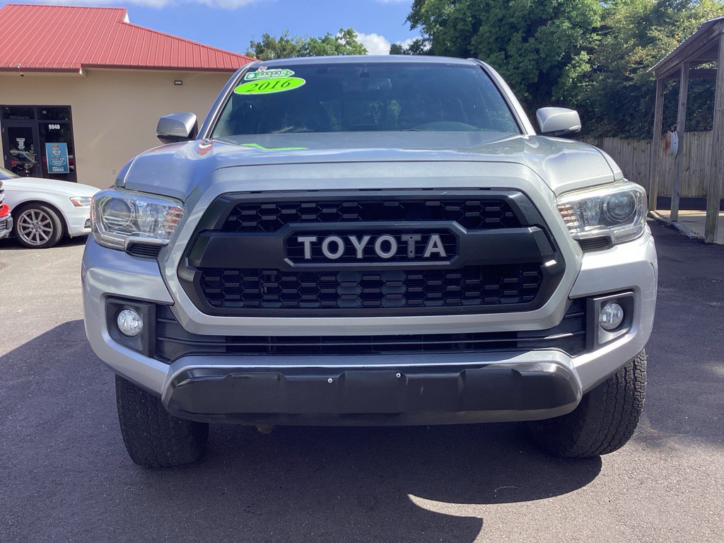 2016 Toyota Tacoma Image 2