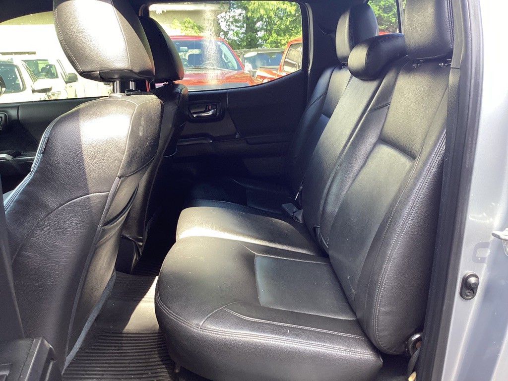 2016 Toyota Tacoma Image 11