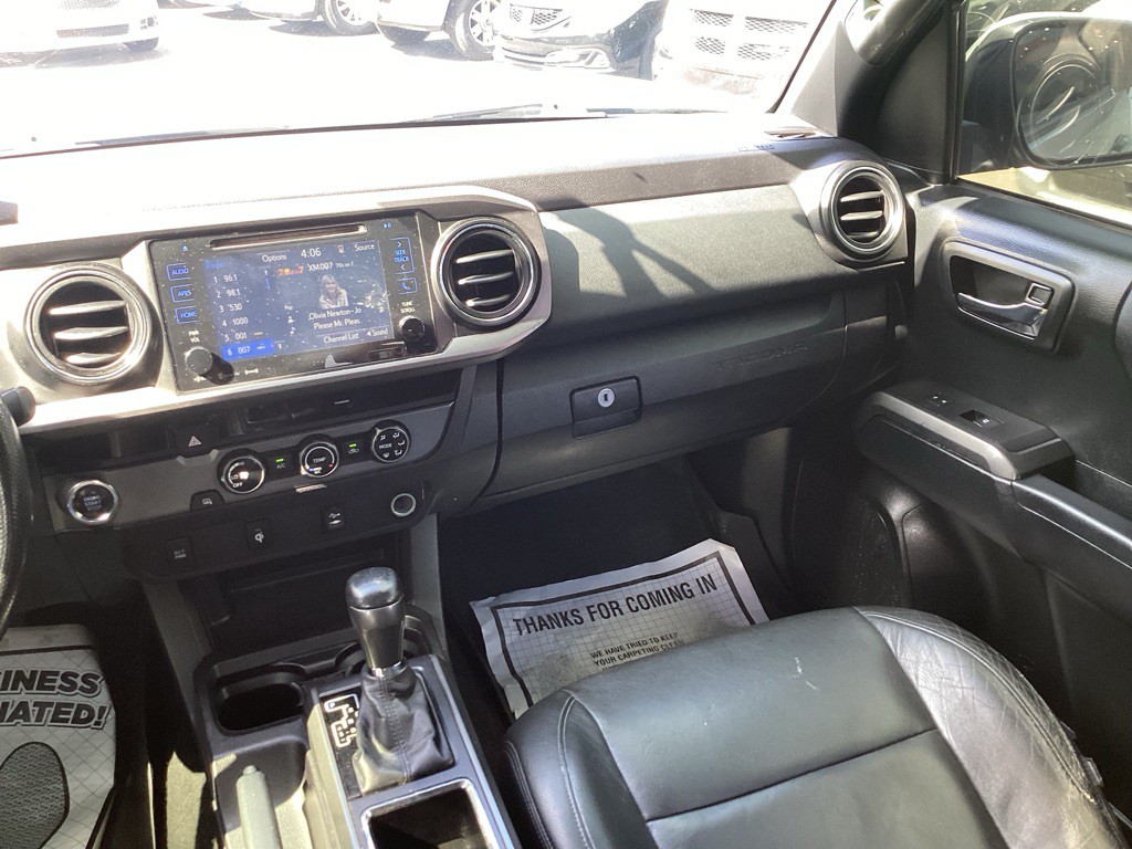 2016 Toyota Tacoma Image 14