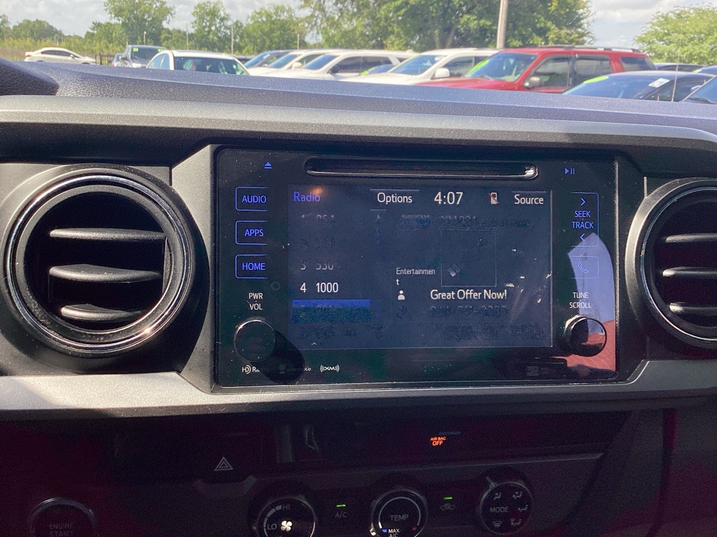 2016 Toyota Tacoma Image 16