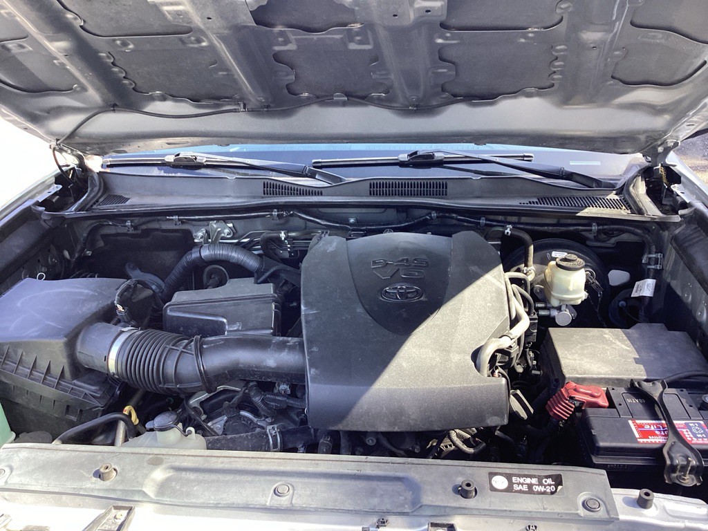 2016 Toyota Tacoma Image 21