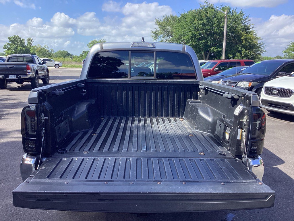 2016 Toyota Tacoma Image 22