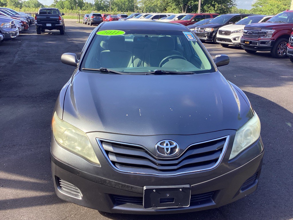 2011 Toyota Camry Image 2