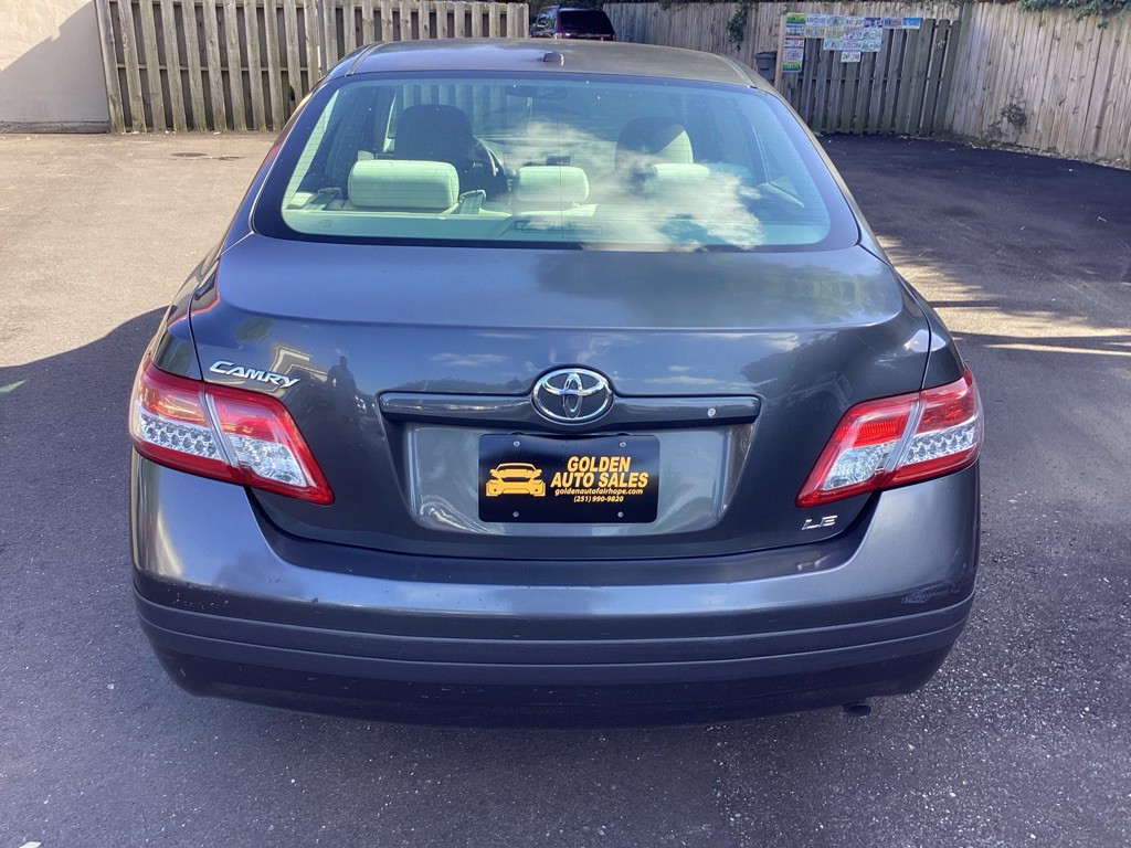 2011 Toyota Camry Image 5