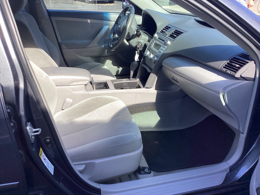 2011 Toyota Camry Image 10