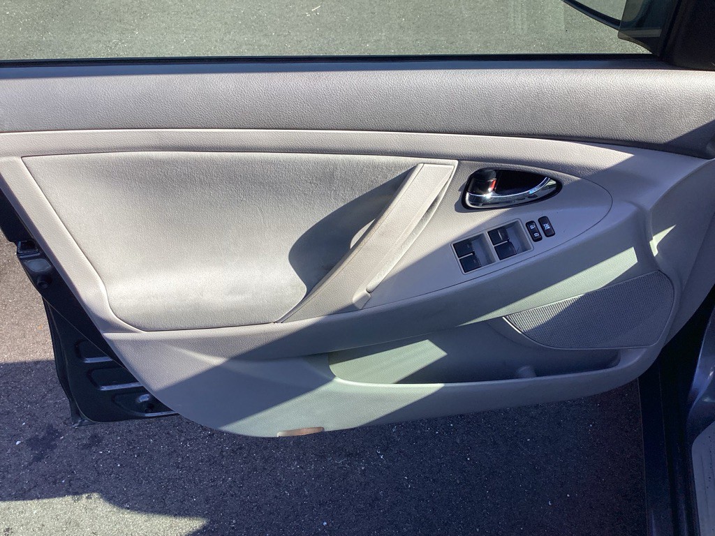 2011 Toyota Camry Image 20