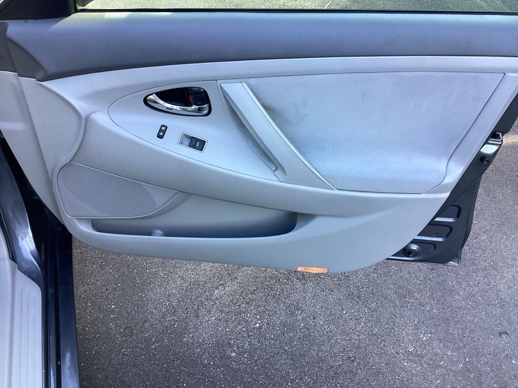 2011 Toyota Camry Image 23