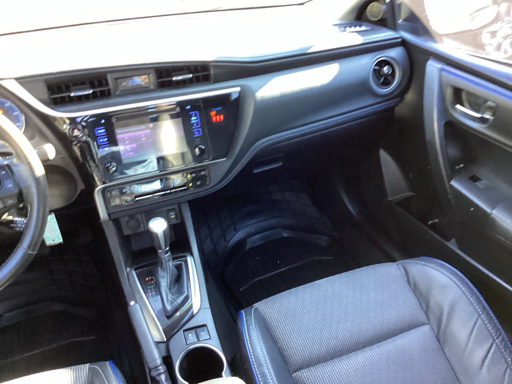 2018 Toyota Corolla Image 17