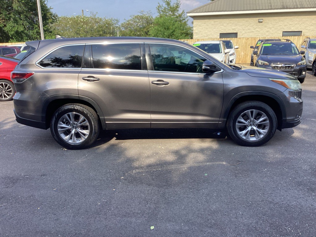 2016 Toyota Highlander Image 8