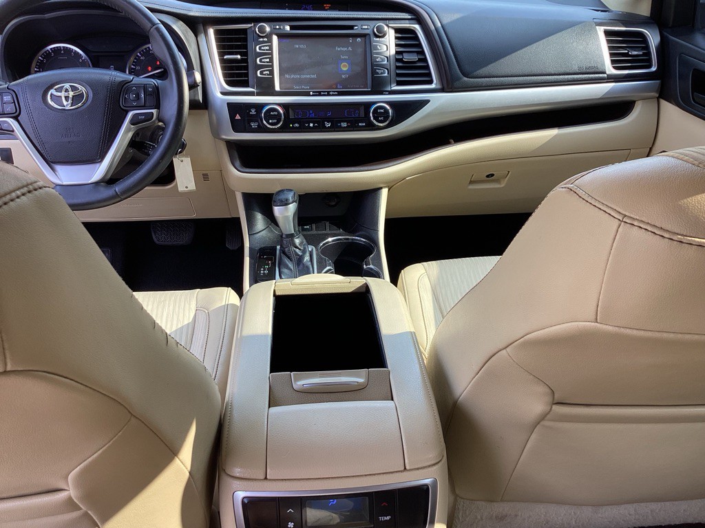 2016 Toyota Highlander Image 13