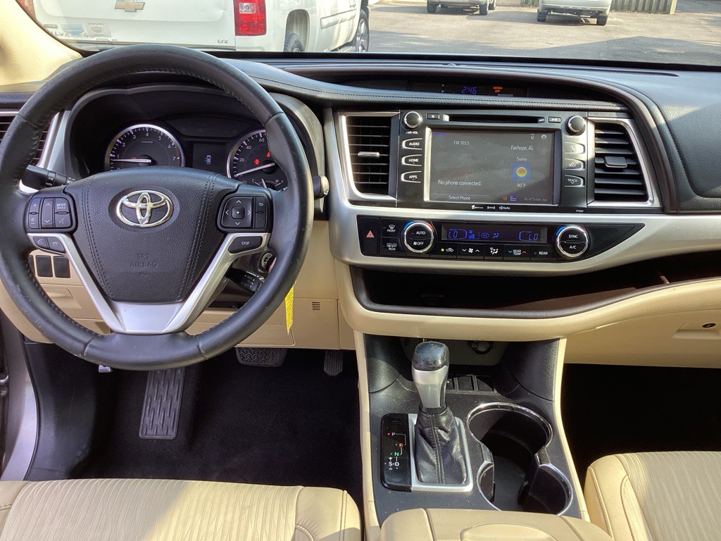 2016 Toyota Highlander Image 14