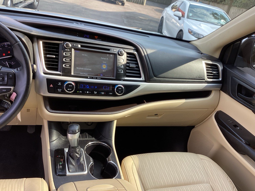 2016 Toyota Highlander Image 15