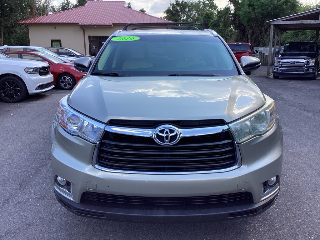 2016 Toyota Highlander Image 2
