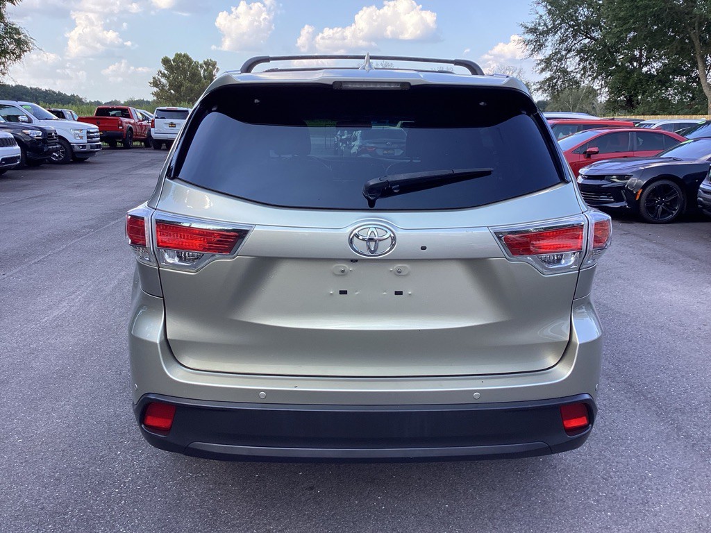 2016 Toyota Highlander Image 6