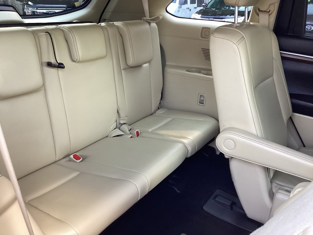2016 Toyota Highlander Image 13