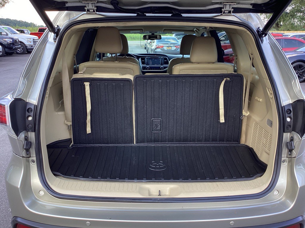 2016 Toyota Highlander Image 15