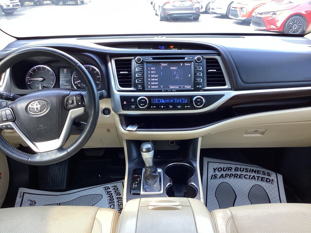 2016 Toyota Highlander Image 20