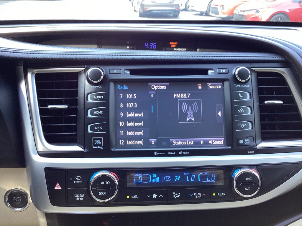 2016 Toyota Highlander Image 23