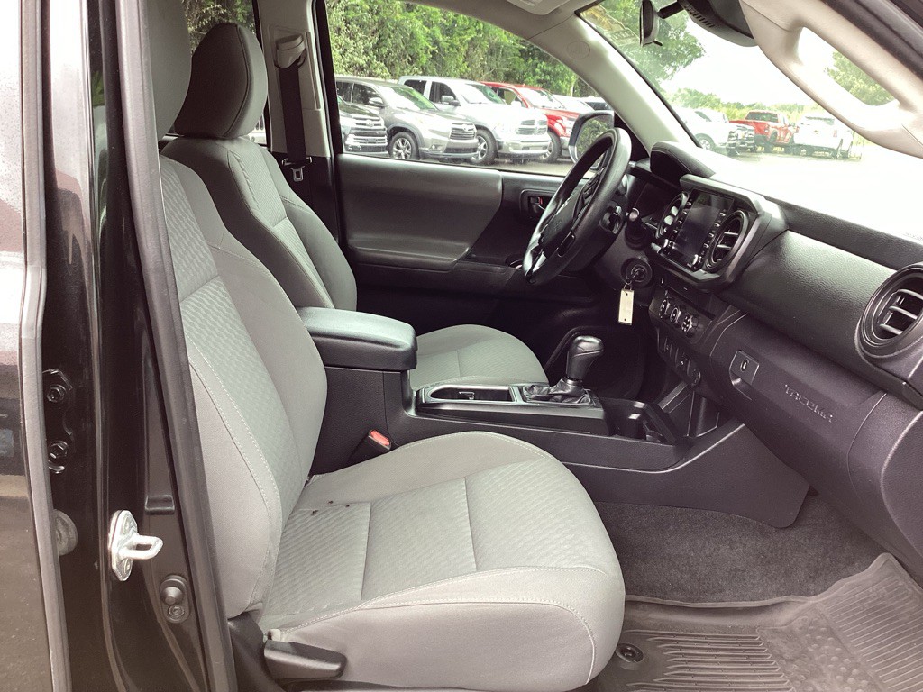 2021 Toyota Tacoma Image 10