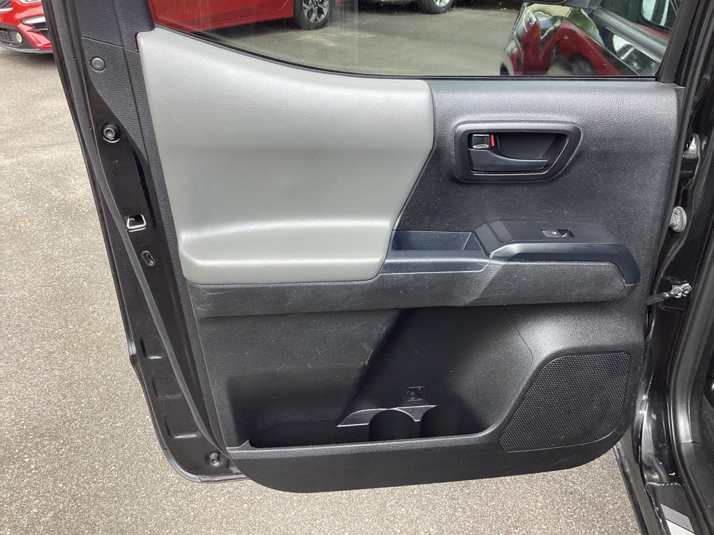 2021 Toyota Tacoma Image 26