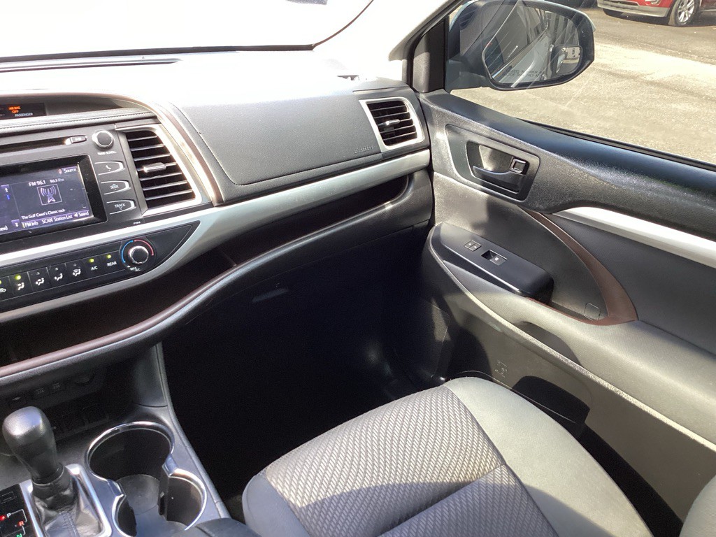 2019 Toyota Highlander Image 17