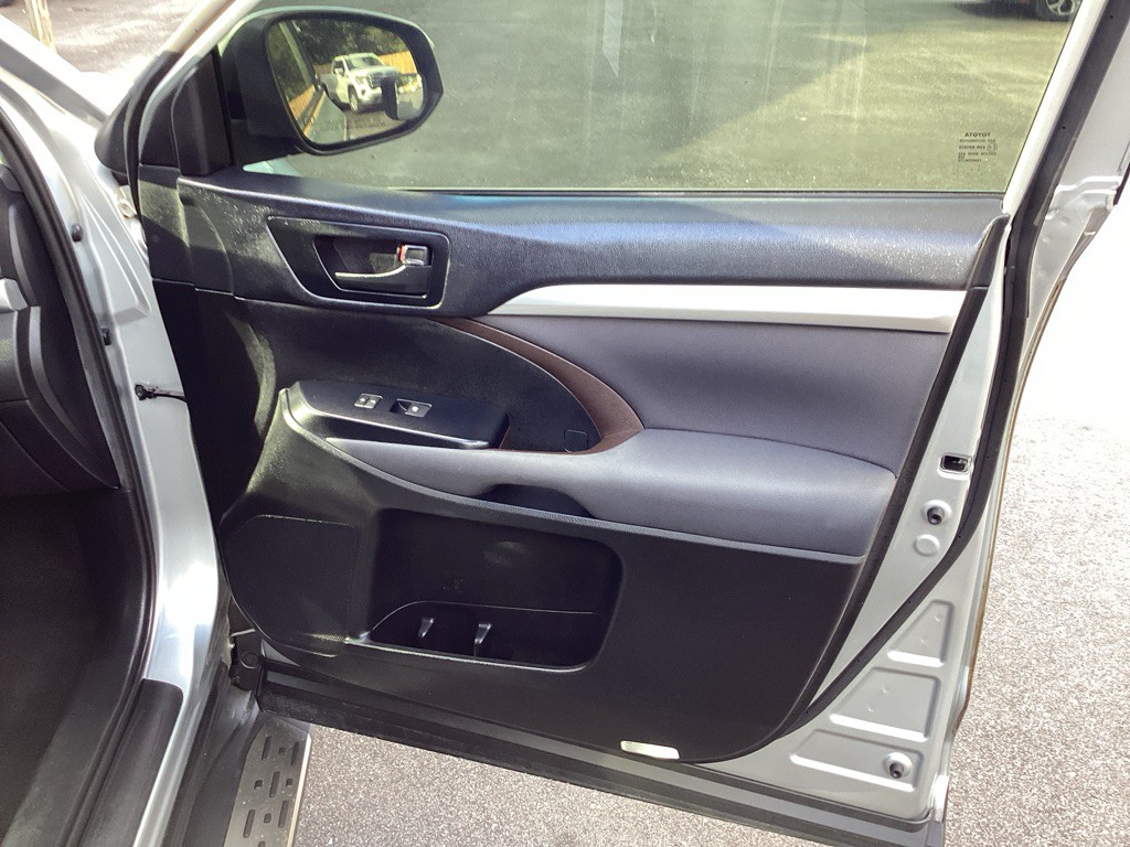 2019 Toyota Highlander Image 27